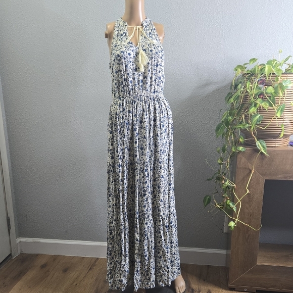 LC Lauren Conrad Dresses & Skirts - LC Lauren Conrad Black and White Halter Maxi Sundress